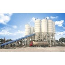 HZS180大型環(huán)保站皮帶上料，生產(chǎn)量大