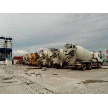 租賃混凝土灌車，攪拌運輸車